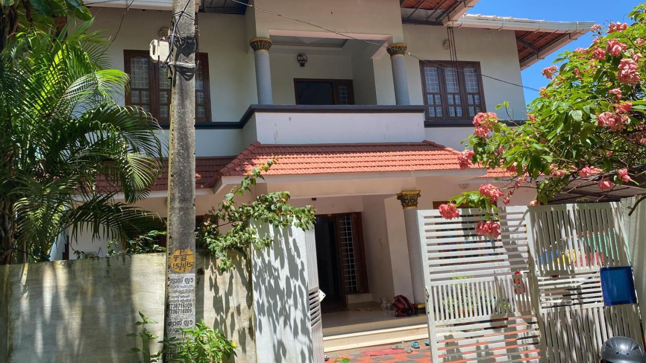 Palliyathayil Home Stay Alappuzha Exterior foto